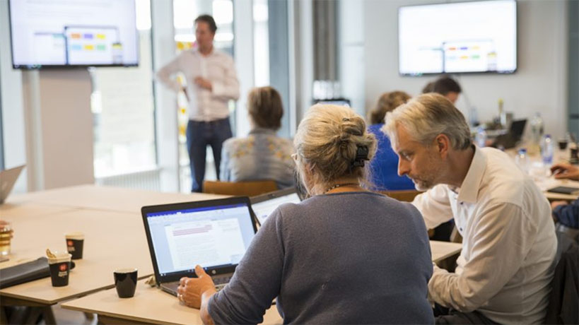 Programmeerles voor senioren